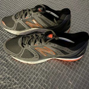 NEW BALANCE SNEAKERS NEW SIZE 10.5
